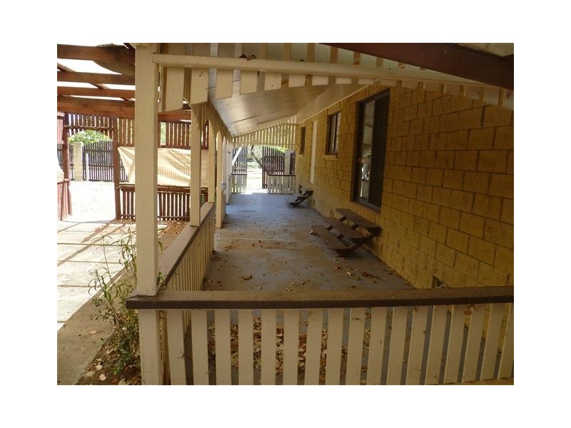33-37 EDWARDES ST, Roma QLD 4455
