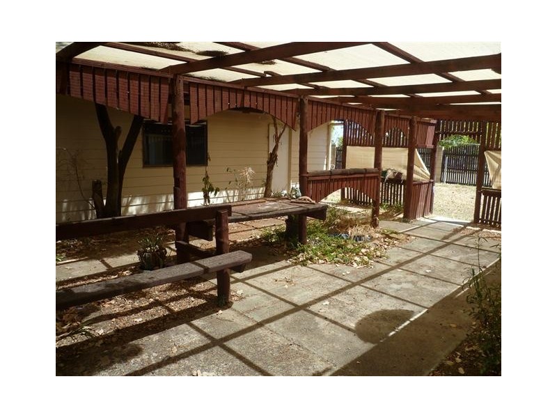 33-37 EDWARDES ST, Roma QLD 4455