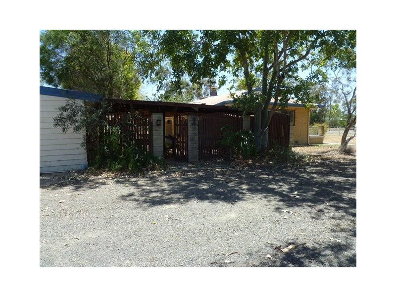 33-37 EDWARDES ST, Roma QLD 4455