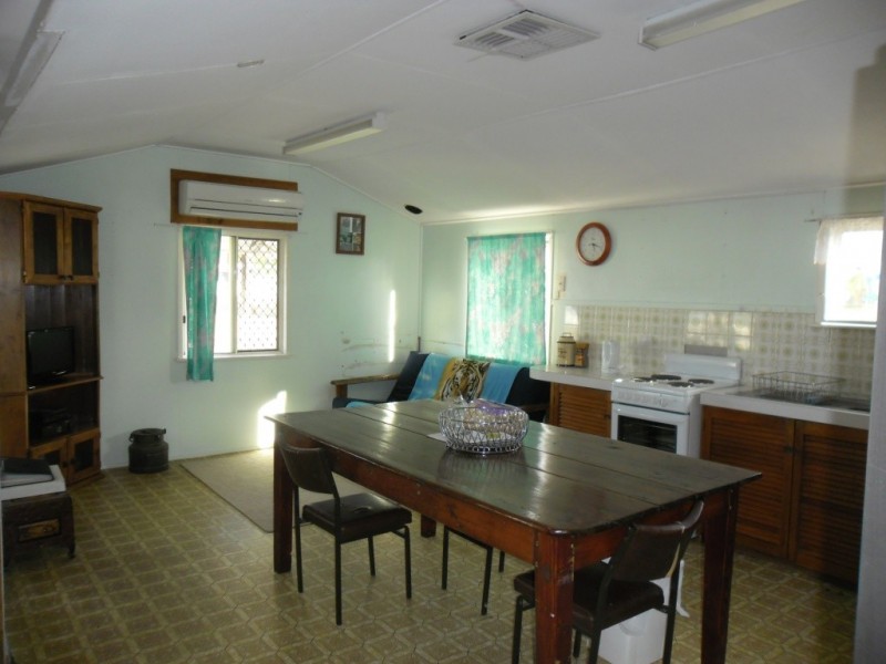 13 CENTENARY AVENUE, Miles QLD 4415