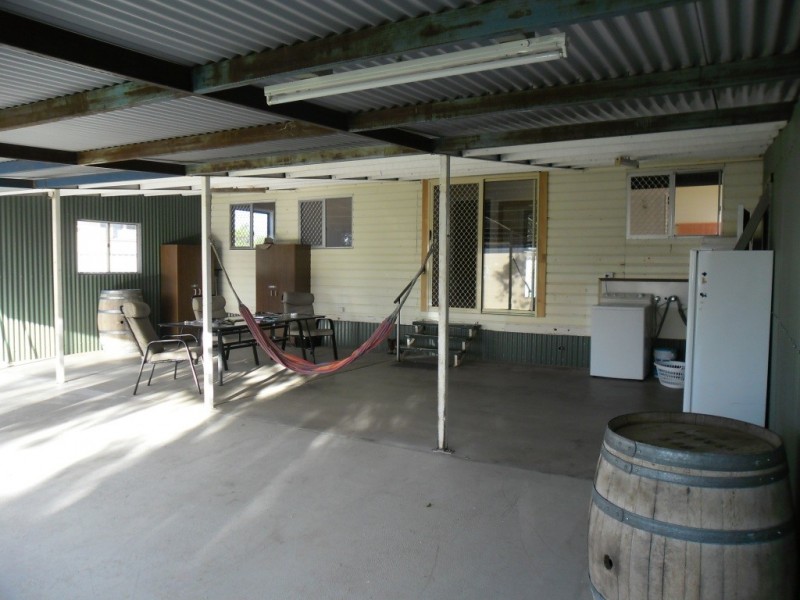 13 CENTENARY AVENUE, Miles QLD 4415