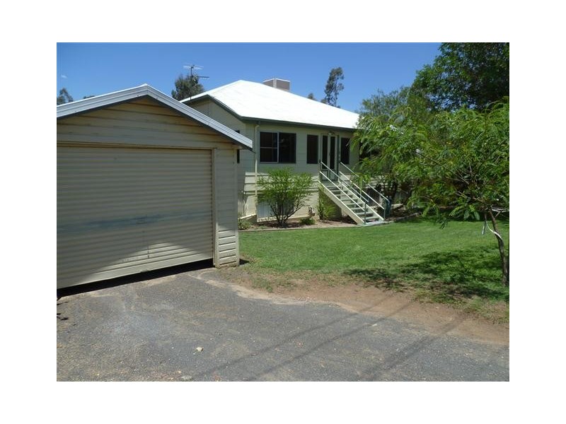 41 Northern Road, Roma QLD 4455