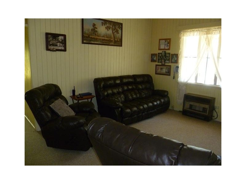 41 Northern Road, Roma QLD 4455