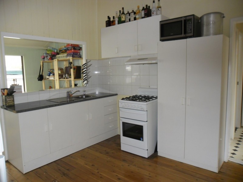 6 EDITH ST, Miles QLD 4415