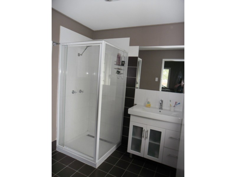 6 EDITH ST, Miles QLD 4415