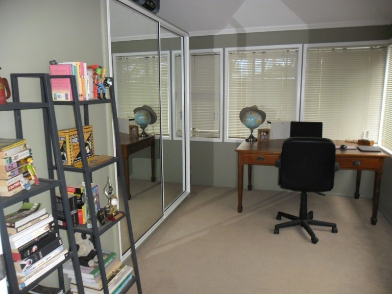 6 EDITH ST, Miles QLD 4415