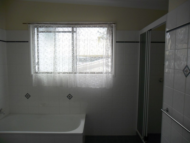 6 EDITH ST, Miles QLD 4415