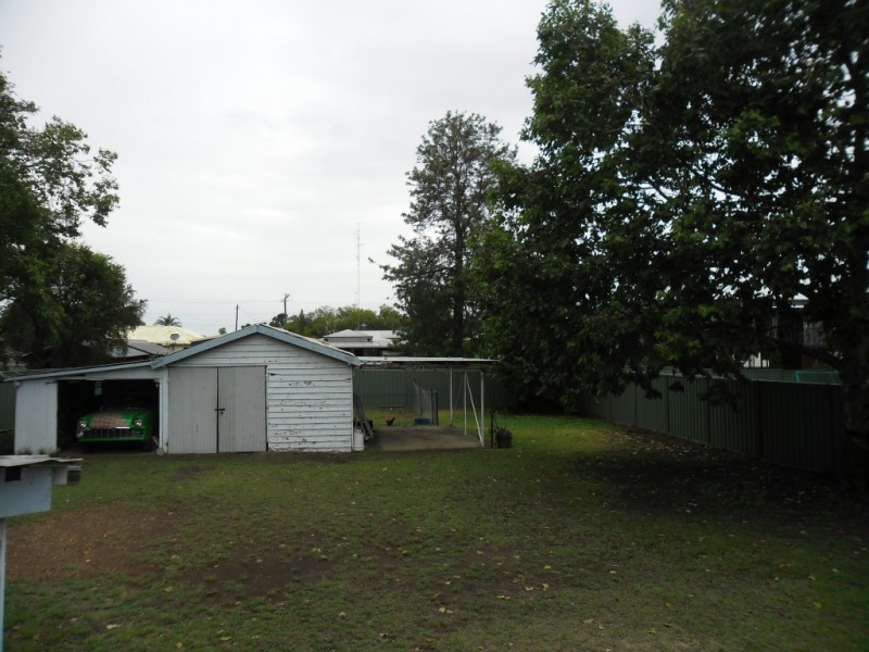 6 EDITH ST, Miles QLD 4415