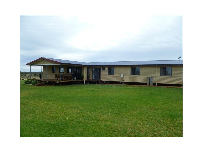 151 WAROOBY LANE, Roma QLD 4455