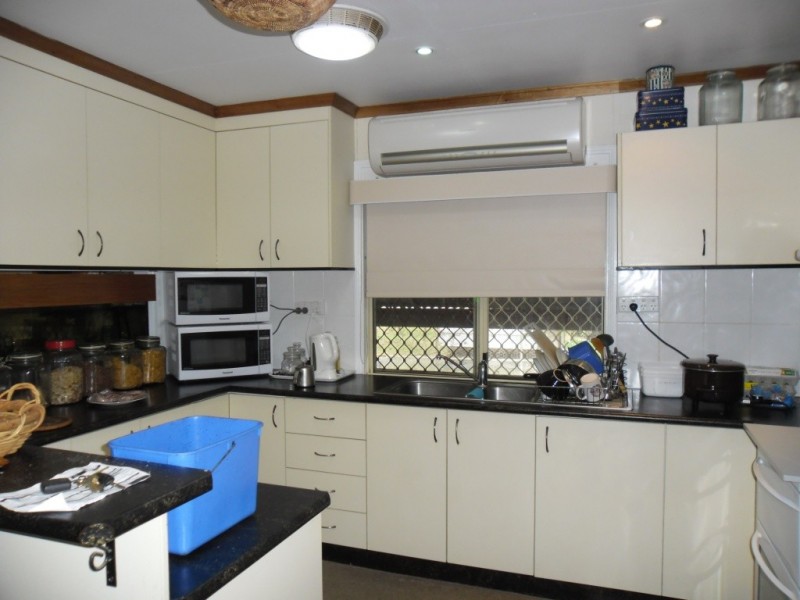 11 Temple Street, Dulacca QLD 4425