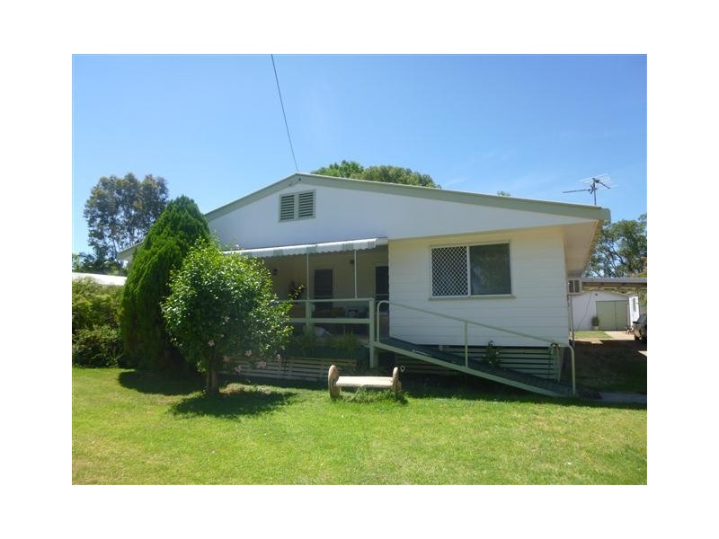 11 Charles Street, St George QLD 4487