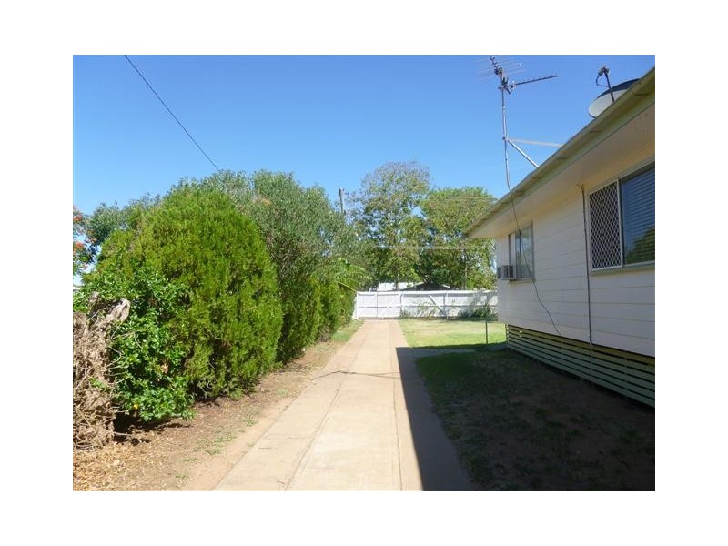 11 Charles Street, St George QLD 4487