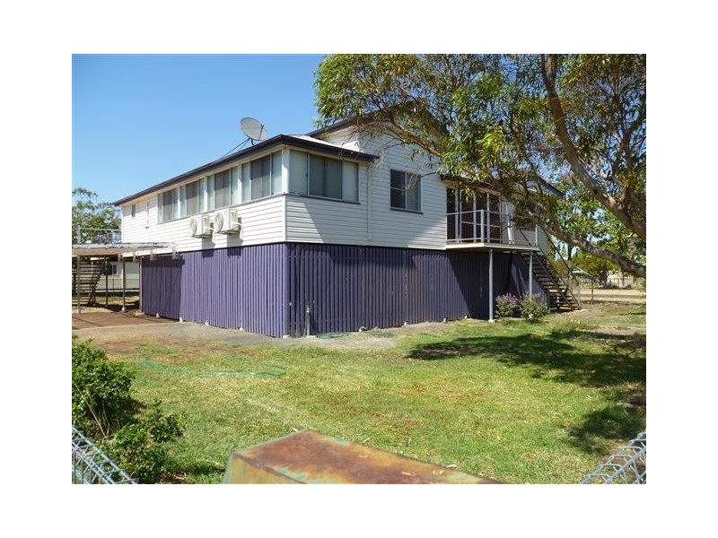 2 GREGORY ST, Roma QLD 4455
