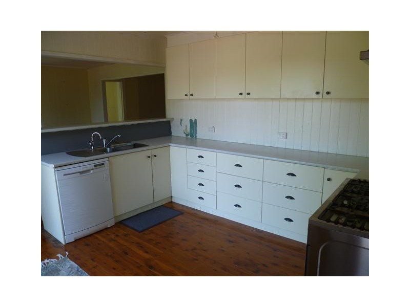 2 GREGORY ST, Roma QLD 4455