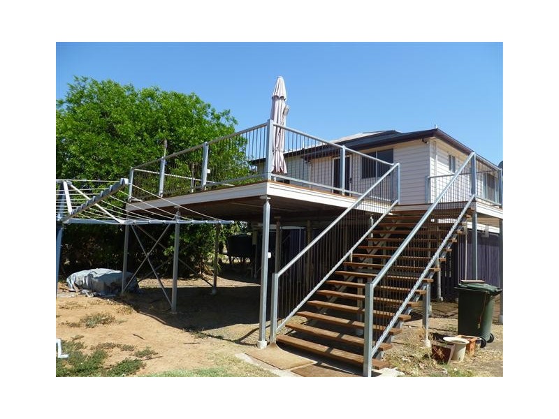 2 GREGORY ST, Roma QLD 4455