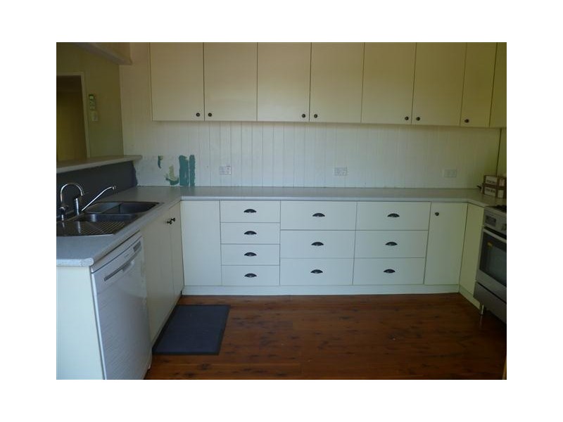 2 GREGORY ST, Roma QLD 4455