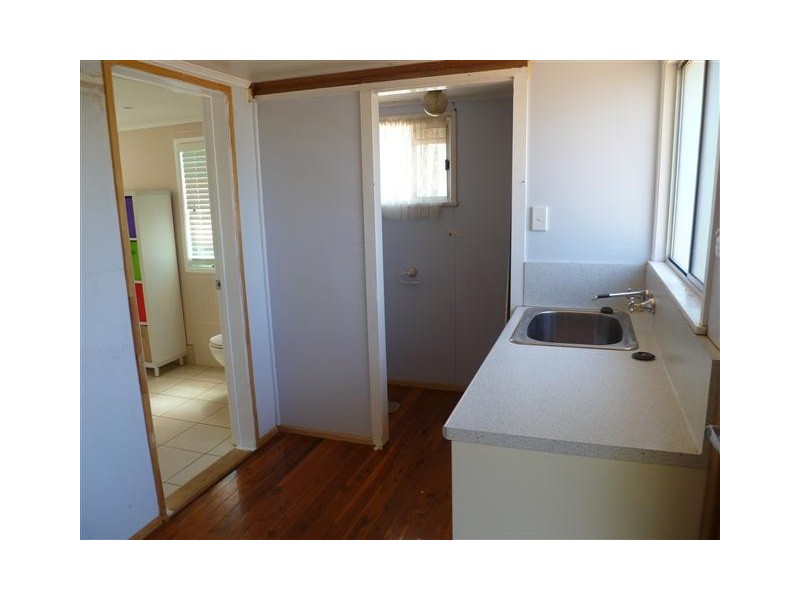 2 GREGORY ST, Roma QLD 4455