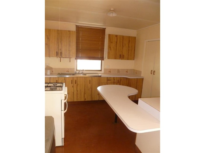 16 HOFFMAN ST, Roma QLD 4455