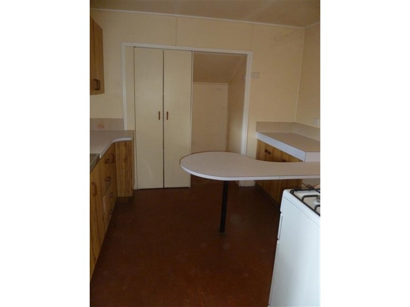 16 HOFFMAN ST, Roma QLD 4455