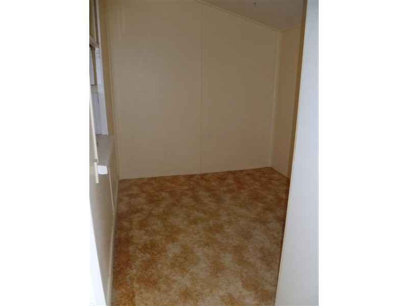 16 HOFFMAN ST, Roma QLD 4455