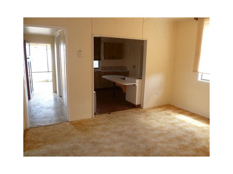 16 HOFFMAN ST, Roma QLD 4455