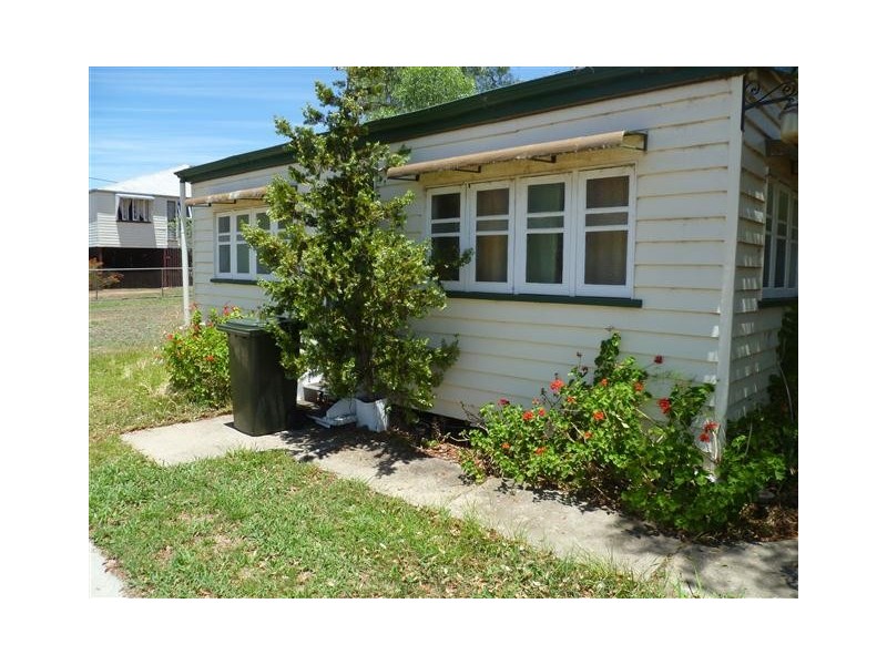 11 CREEK ST, Yuleba QLD 4427