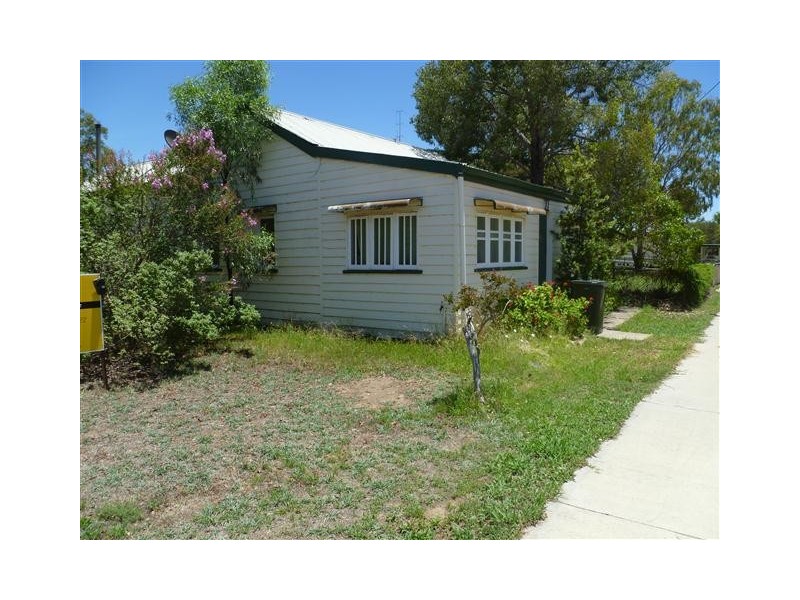 11 CREEK ST, Yuleba QLD 4427