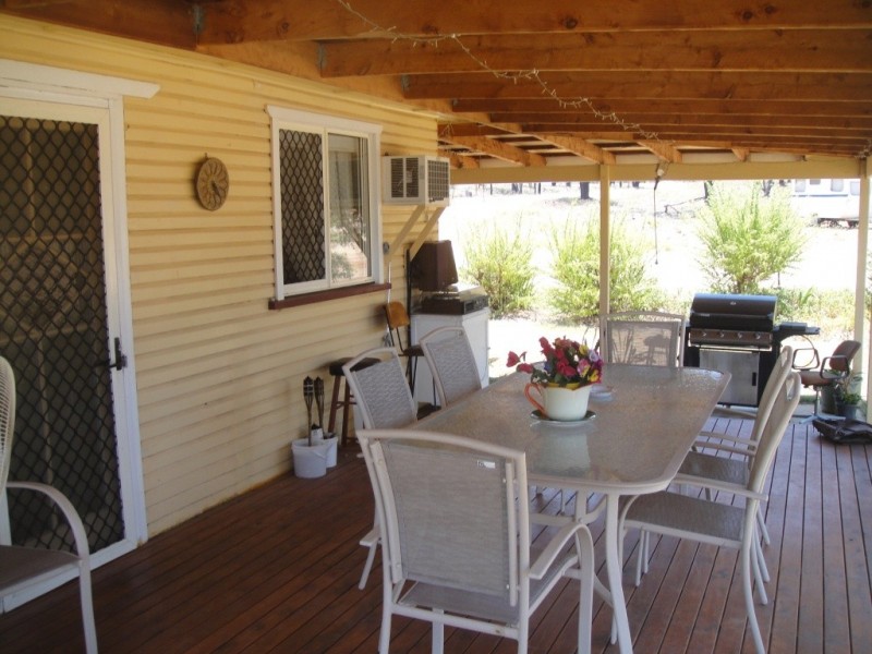 ” Lawn Hill “, Miles QLD 4415