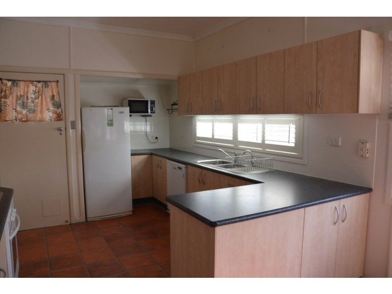 42 ELEANOR STREET, Miles QLD 4415