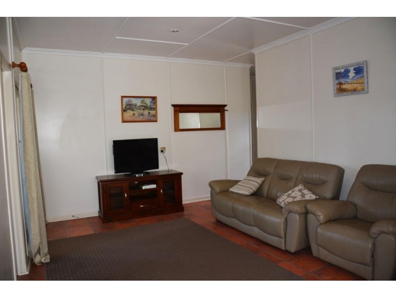 42 ELEANOR STREET, Miles QLD 4415