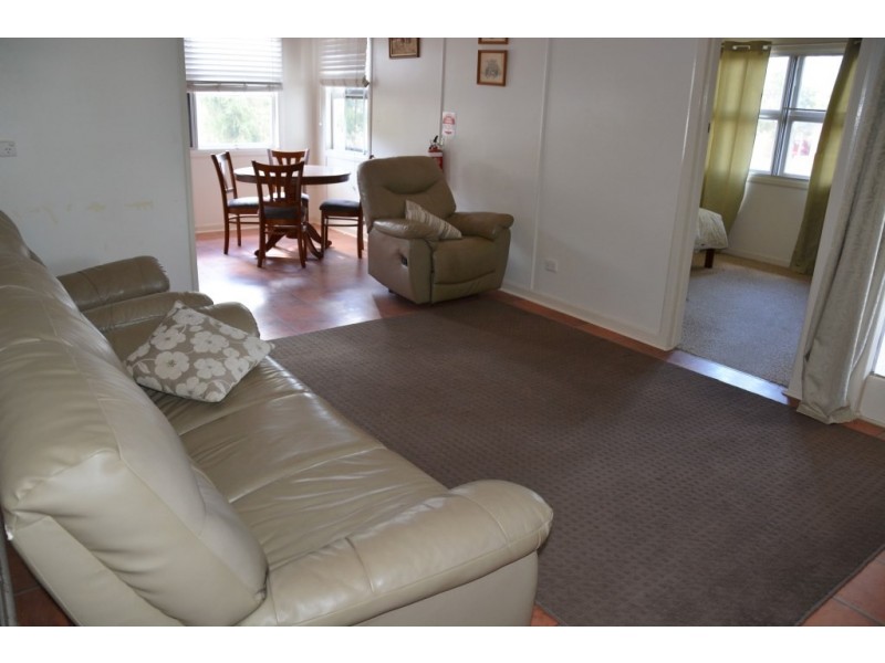 42 ELEANOR STREET, Miles QLD 4415