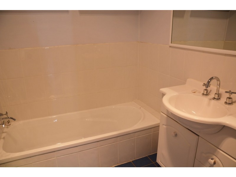 42 ELEANOR STREET, Miles QLD 4415