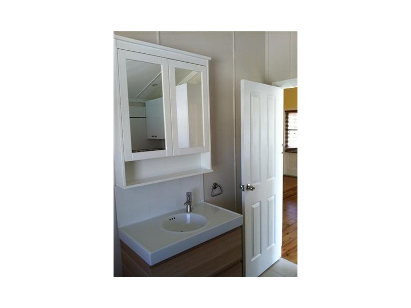 10 Gregory Street, Roma QLD 4455