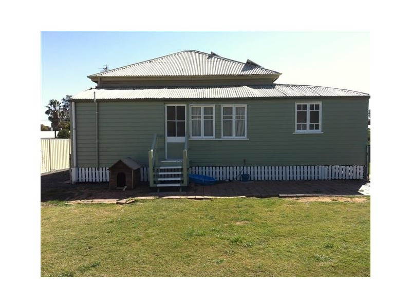 10 Gregory Street, Roma QLD 4455