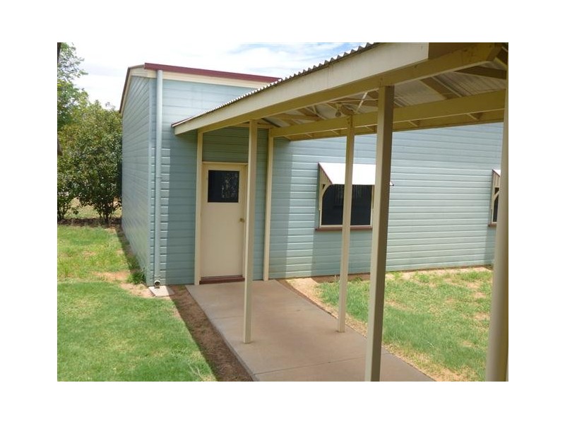 15-17 Weatherall Street, St George QLD 4487