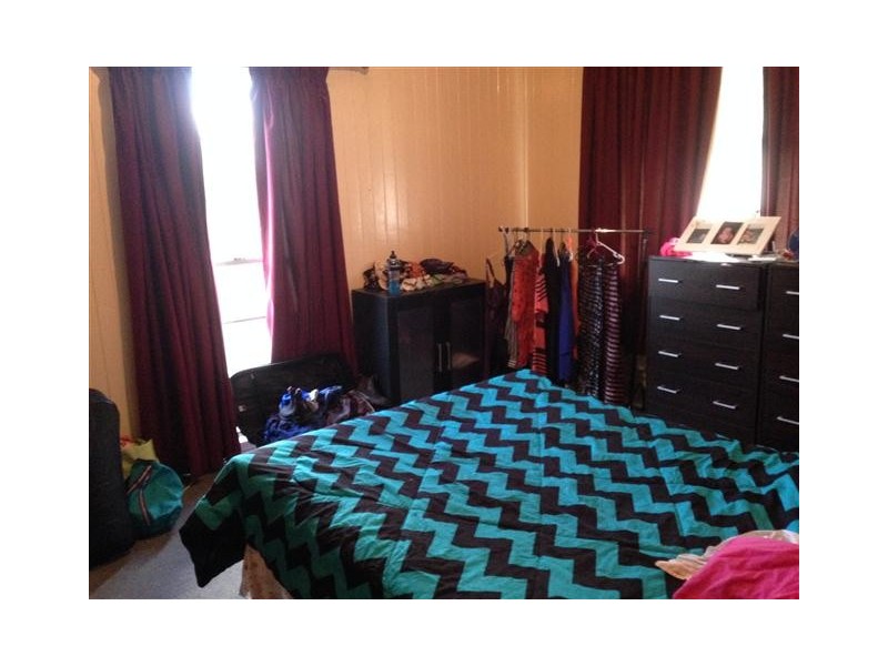 22 Feather Street, Roma QLD 4455