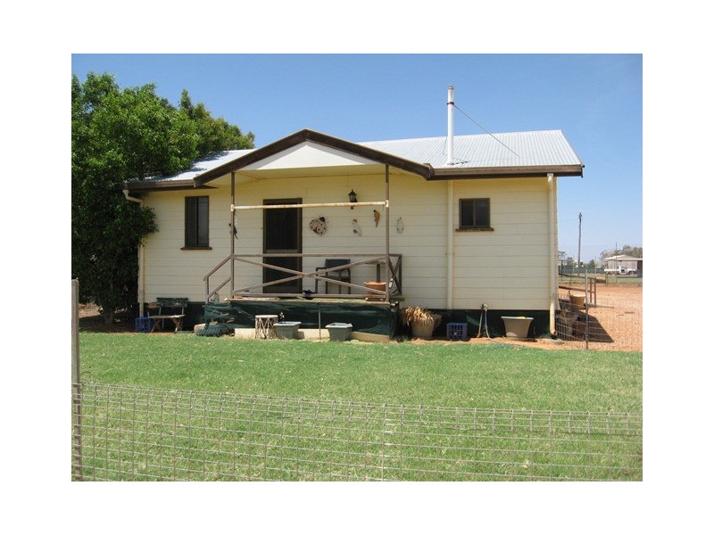 3 DEACON STREET, Eromanga QLD 4480