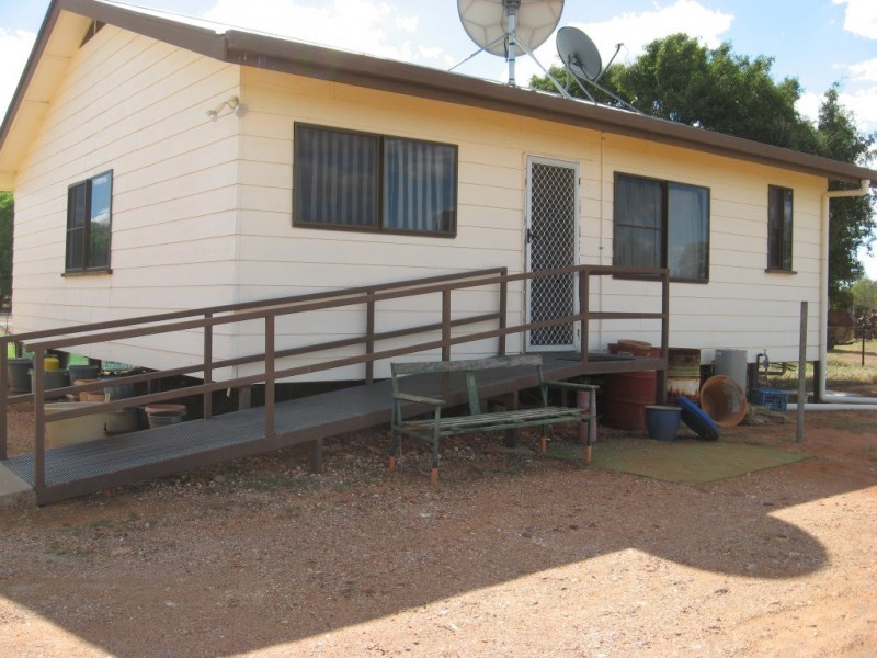 3 DEACON STREET, Eromanga QLD 4480