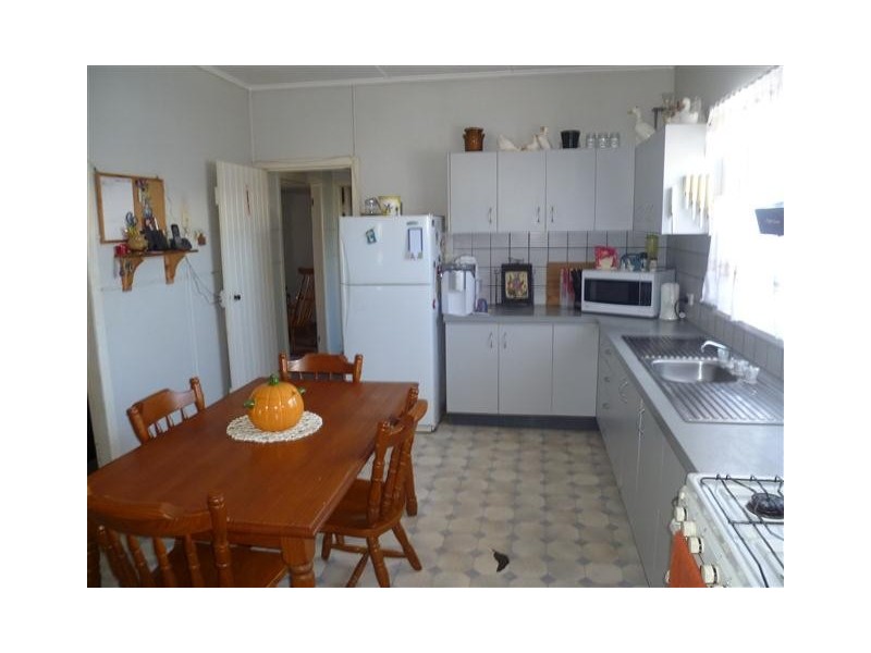 50 Twine St, Roma QLD 4455