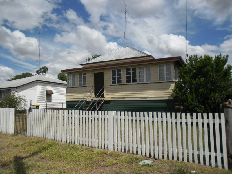 20 MCNULTY STREET, Miles QLD 4415