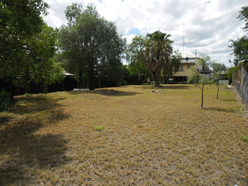 20 MCNULTY STREET, Miles QLD 4415