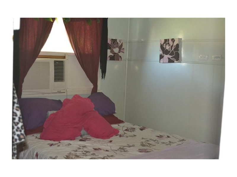 196 Victoria Street, St George QLD 4487