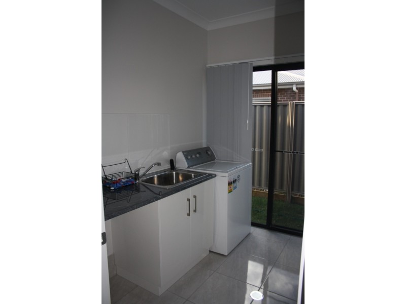 U1 59 MARIAN STREET, Miles QLD 4415