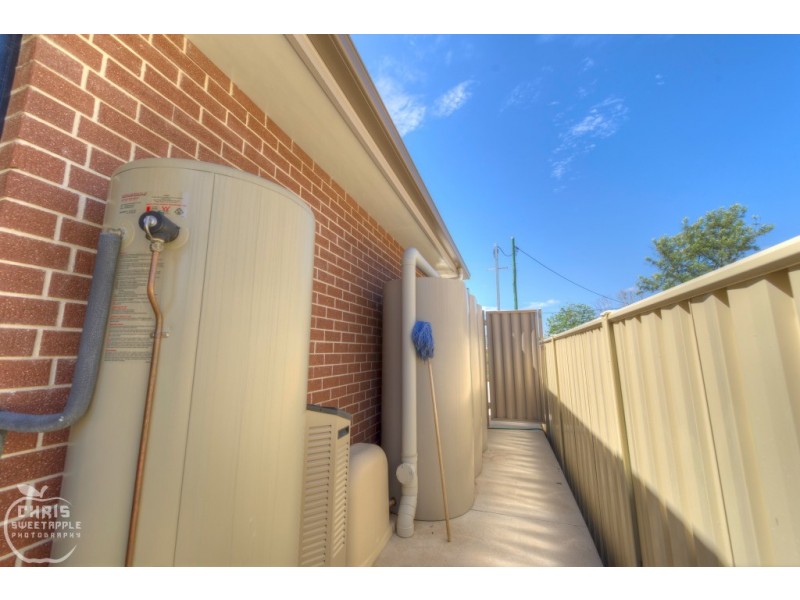 U1 59 MARIAN STREET, Miles QLD 4415