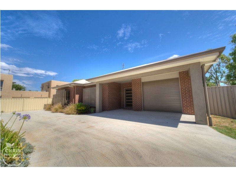 U2 59 MARIAN STREET, Miles QLD 4415