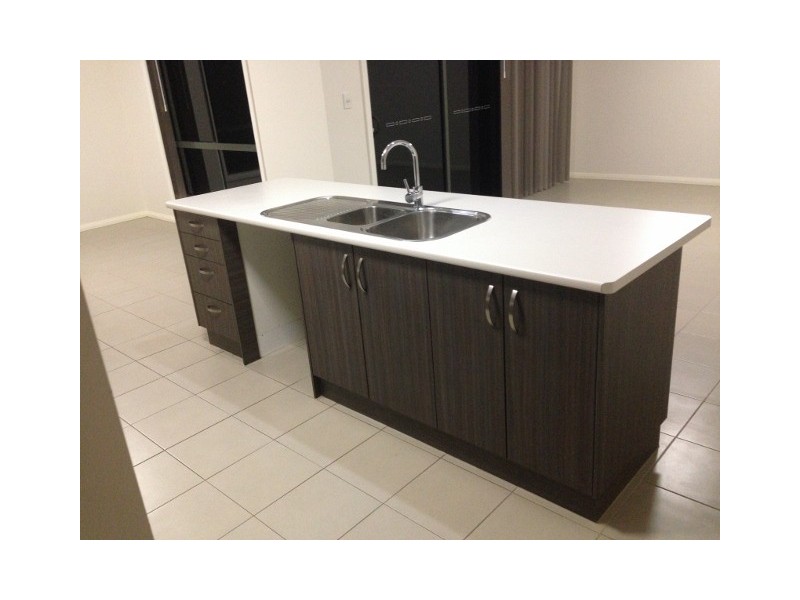 17 Bassett Court, Roma QLD 4455