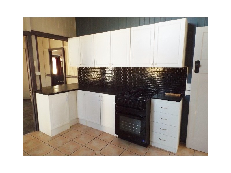 12 William Street, Roma QLD 4455