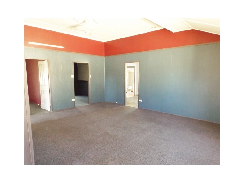 12 William Street, Roma QLD 4455