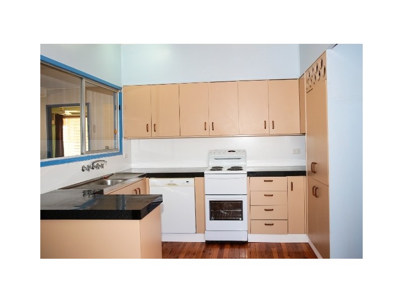 9 Crawford Street, Roma QLD 4455