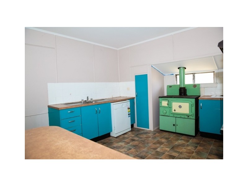 74 Raglan Street, Roma QLD 4455